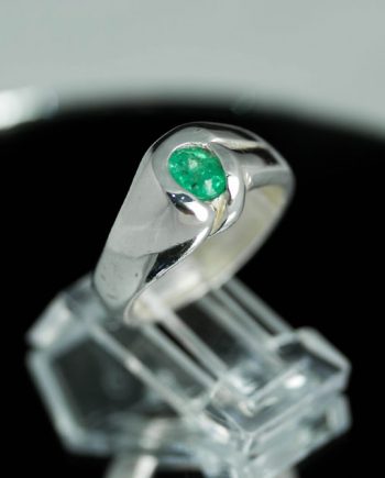 Emeralds_ring_2_stone_lod-350x435